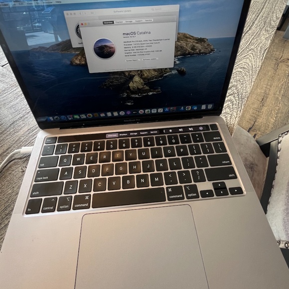 MacBook Pro 13" 1.4GHz Quad Core Intel Core i5 8GB 2133MHz Intel Iris Plus Graph - Picture 5 of 5